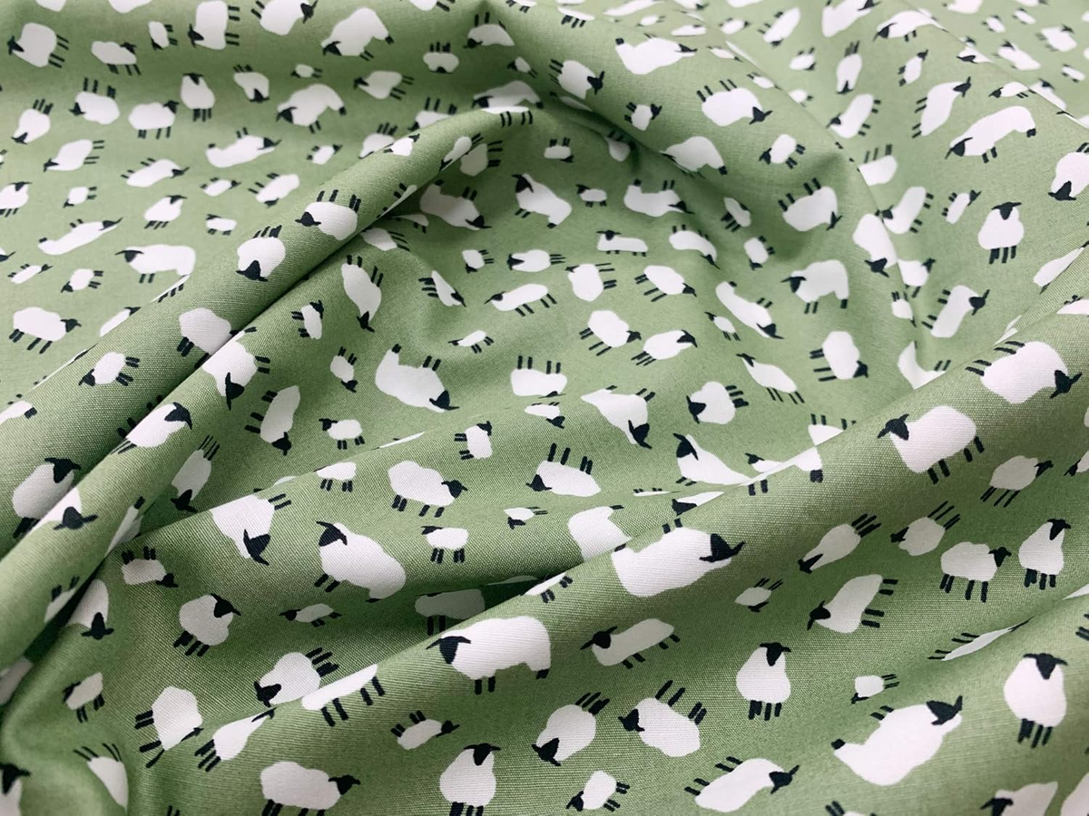 Rose & Hubble Loose Fabric Rose and Hubble 100% Cotton Poplin - Sheep Print, Ideal for crafts, Kid's craft, dressmaking, patchwork