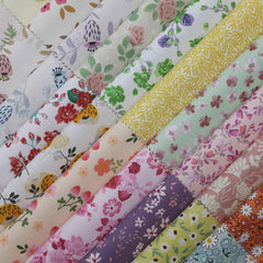 CraftsFabrics 2,5'' x 44'' Floral &amp; Checkered 42Pcs Charm Pack Tissu prédécoupé 100% coton pour quilting, scrapbooking, couture, patchwork