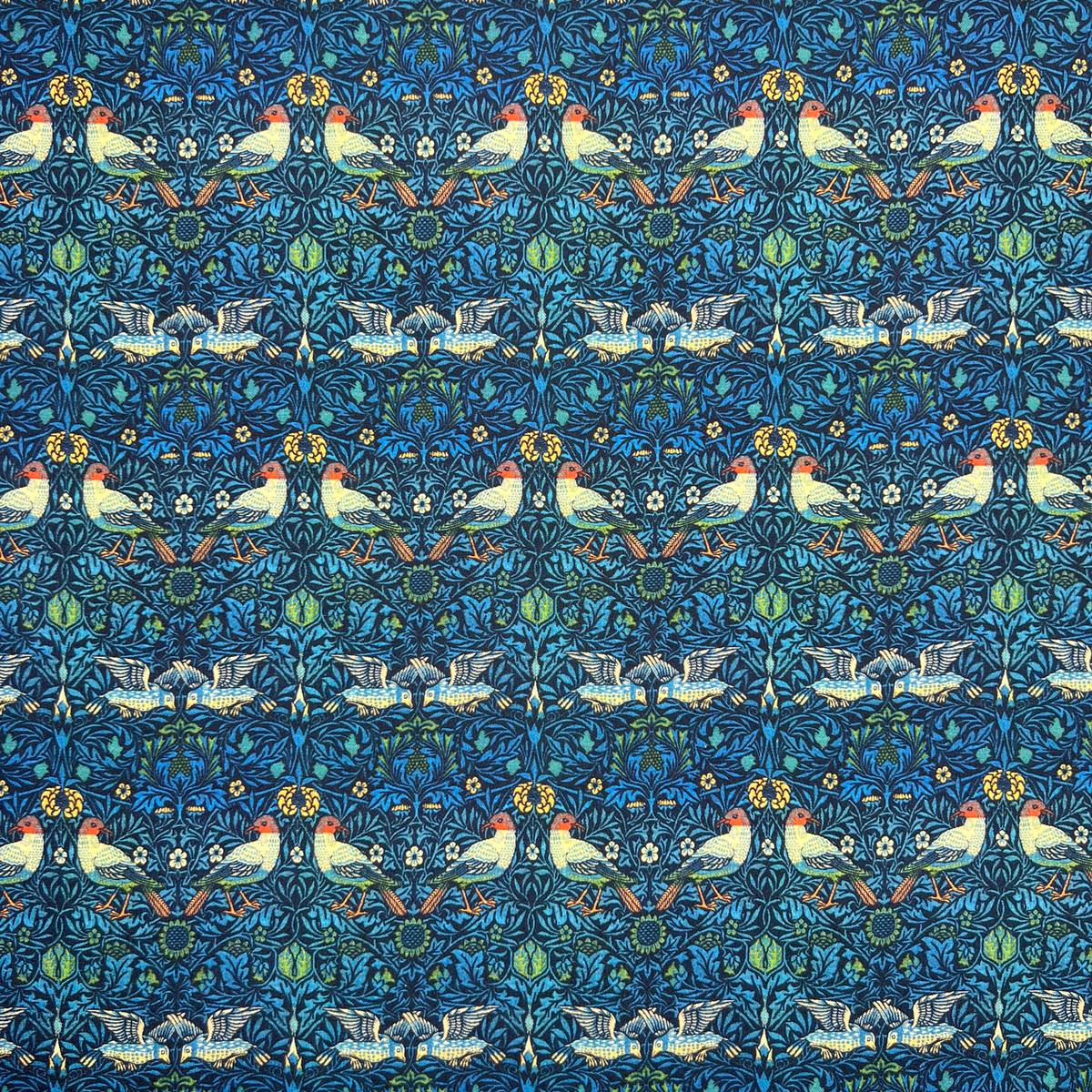 Tissu numérique Mickey Mouse couleur chocolat 100 % coton 145 cm de large, idéal pour l'artisanat, le matelassage, la couture, la confection de vêtements et les loisirs créatifs pour enfants