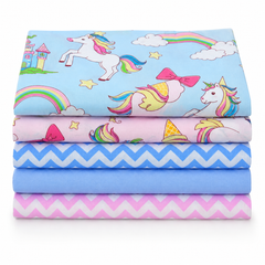 CraftsFabrics Lot de 5 tissus en coton imprimés licorne, arc-en-ciel, château, nuages, 50 x 40 cm de large, pour patchwork, quilting, couture, coussin