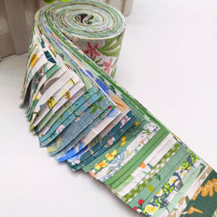 CraftsFabrics 6.5*50cm 40pcs Pre-Cut Green Printed Jelly Rolls Strips 100% Cotton for Quilting, Scrapbooking, Sewing, Crafts, Patchwork