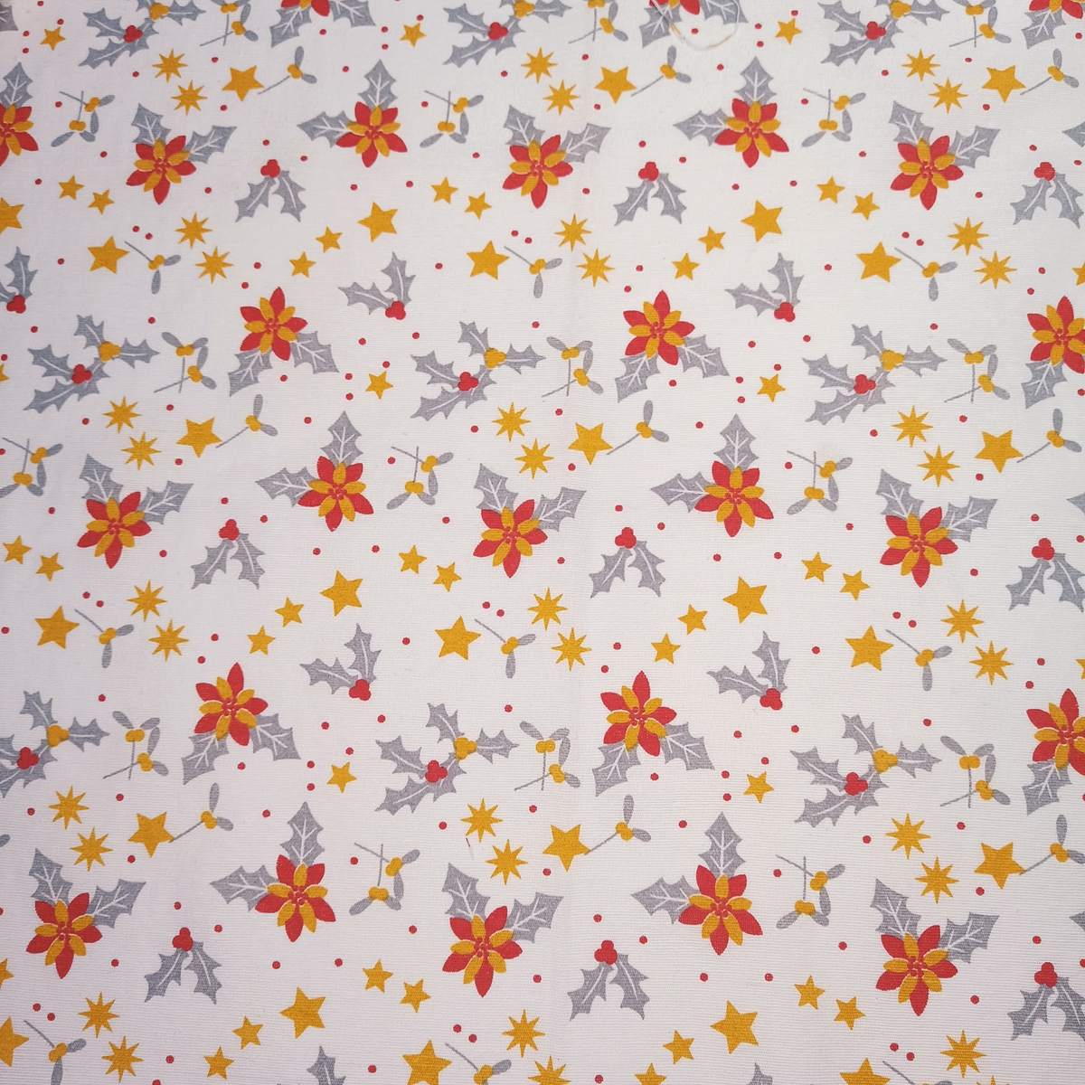 Christmas Floral Delight 80% Cotton 20% Polyester 140cm Wide Crafty Cottons Digitally Printed Fabric Ideal For Crafting, Sewing, Quilting, Bunting, Patchwork