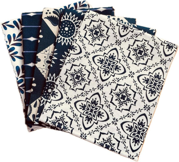 CraftsFabrics Porcelain Blue & White Floral Garden Fat Quarters Bundle