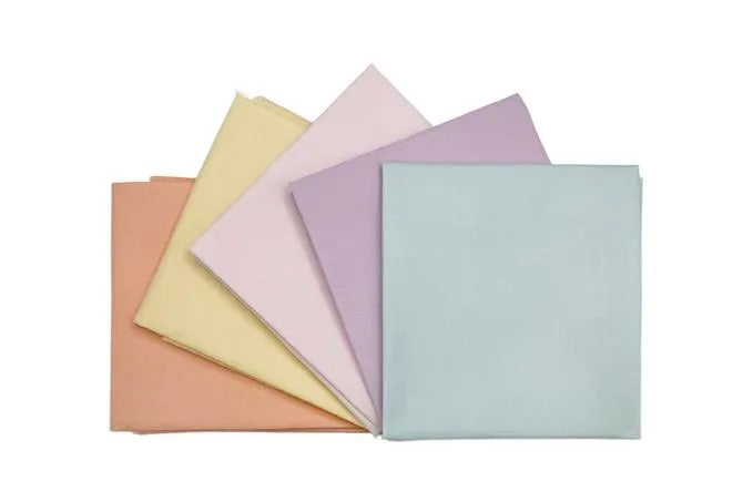 Lot de 4 carrés de tissu Crafty By Chatham Glyn William Morris 100 % percale de coton, 50 x 55 cm de large, pour travaux manuels, patchwork et loisirs créatifs pour enfants