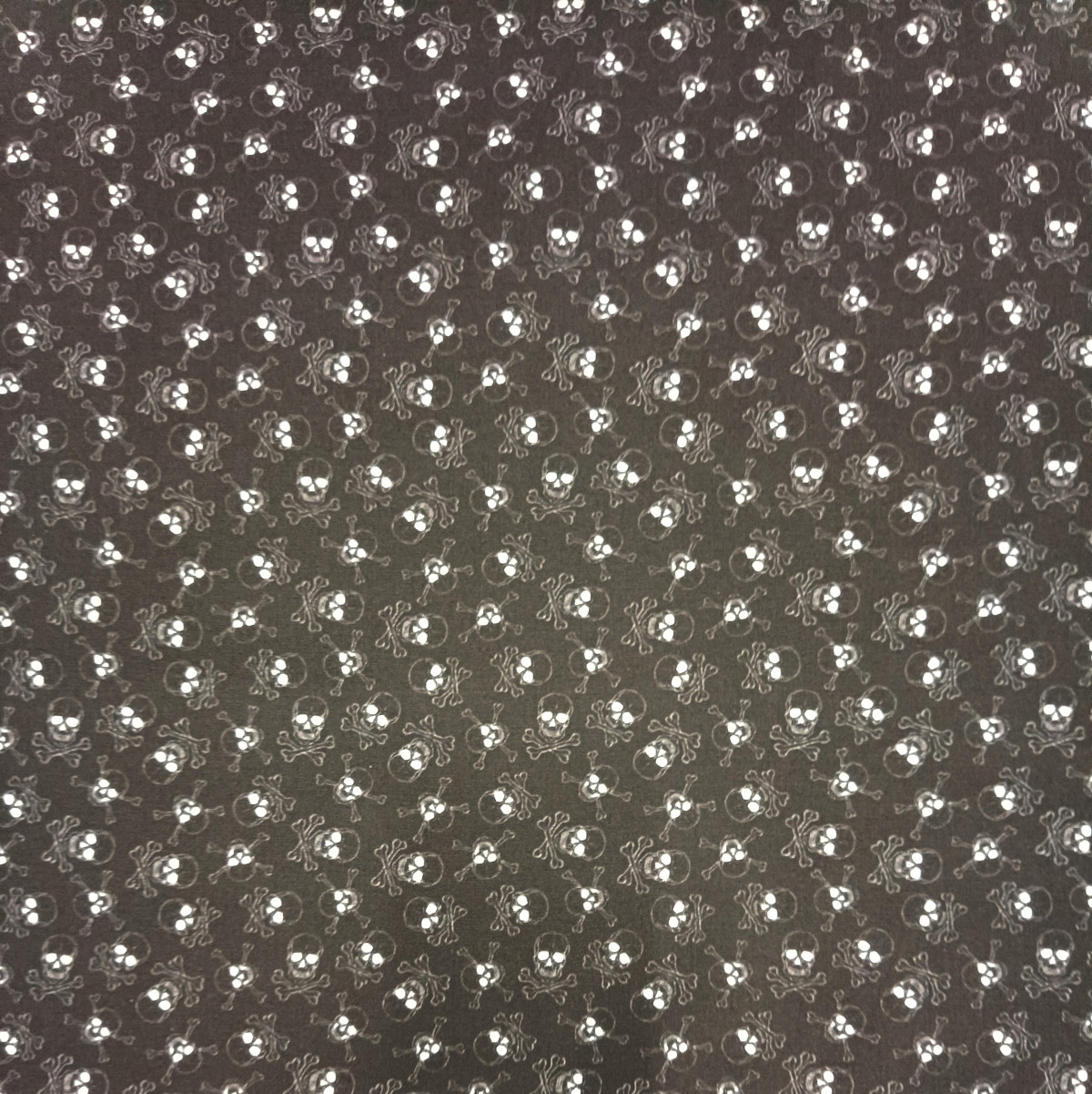 Crafty By Chatham Glyn Skull and Crossbones Printed Fabric 100% Cotton 140cm Wide Digital Fabric For Crafting, Sewing, Quilting, Dressmaking