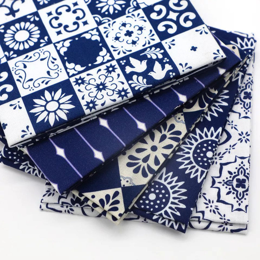 CraftsFabrics Porcelain Blue & White Floral Fat Quarters Bundle